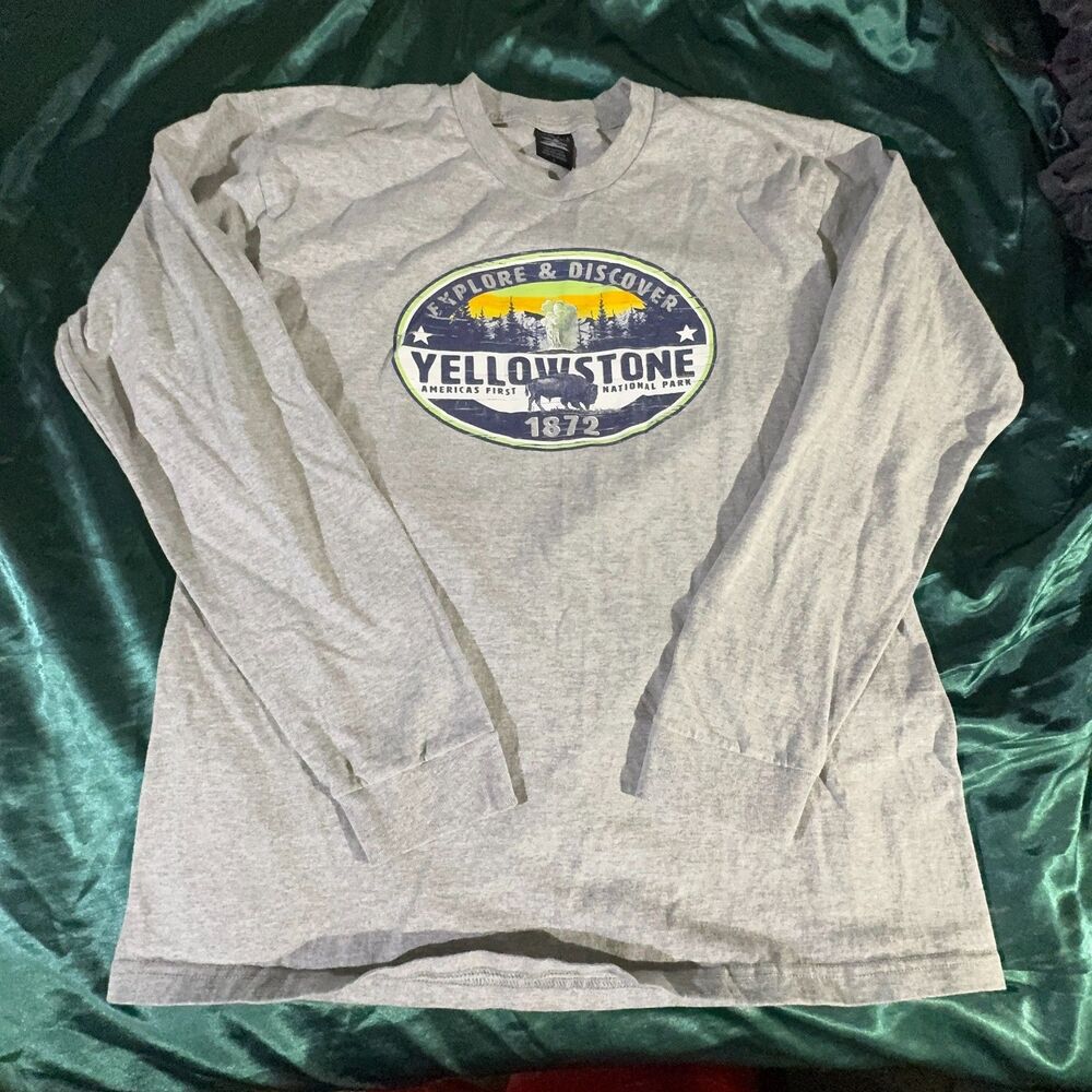 Yellowstone National Park Graphic Long Sleeve Shirt - Grey L